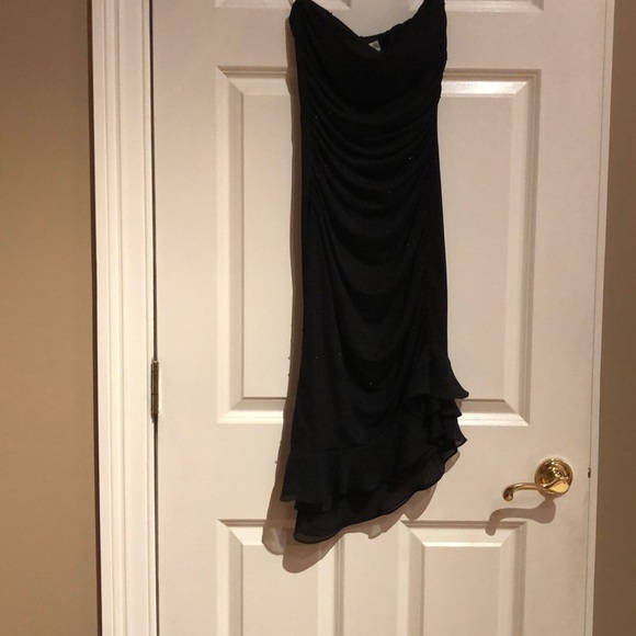 Black caché strapless dress - Picture 2 of 8